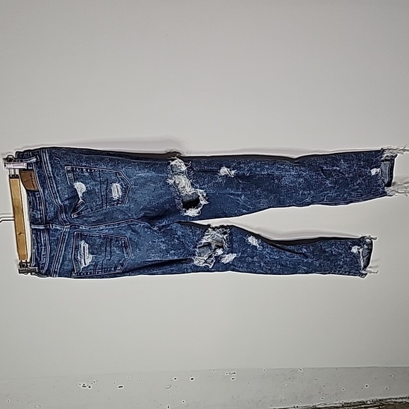 American Eagle distressed style size 4 stretch mom jeans - Picture 4 of 8